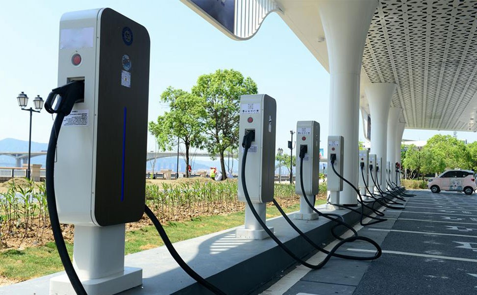 新能源汽車充電樁的用戶評(píng)價(jià)與市場(chǎng)反饋研究