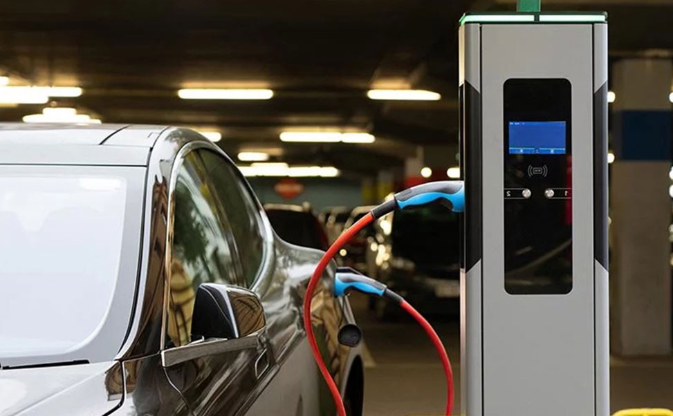 公交站汽車充電樁的規模化擴張：驅動可持續交通的核心力量