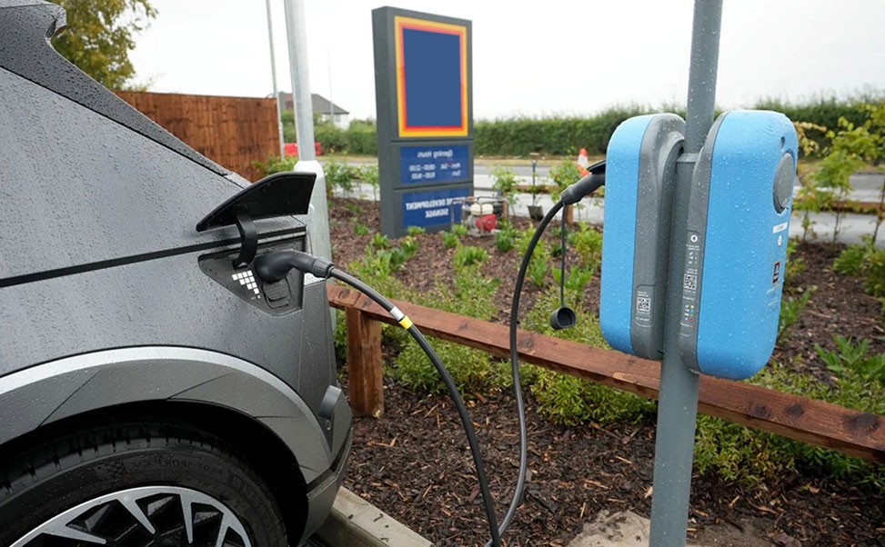 康普利新能源充電樁品牌攜手并進：共繪低碳出行新藍圖