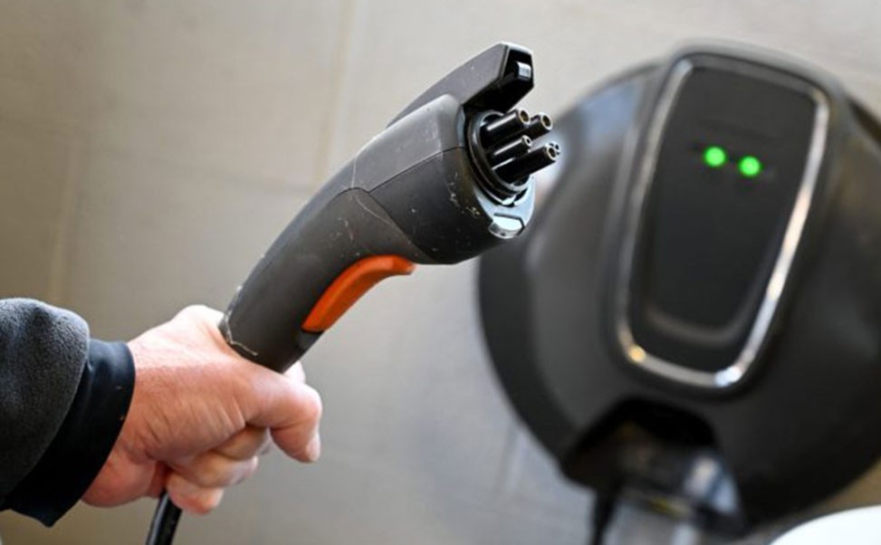 電動汽車充電樁政策支持與市場驅動